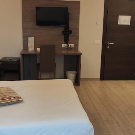 Palazzo Marignano Hotel 멜레냐노 외부 사진